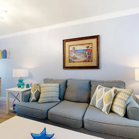 Barefoot Beach Resort E102